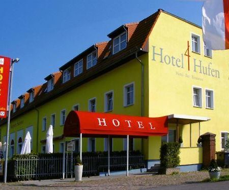 Hotel 4 Hufen Grossziethen Exterior foto