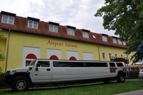 Hotel 4 Hufen Grossziethen Exterior foto